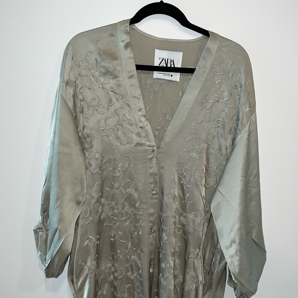 Sea green embroidery kimono